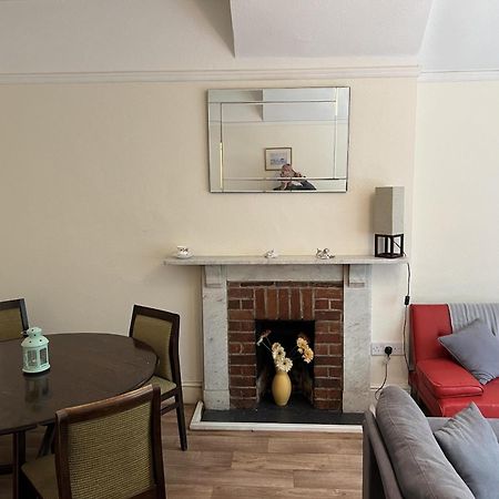 The Talbot And Apartment Iwerne Minster Bagian luar foto