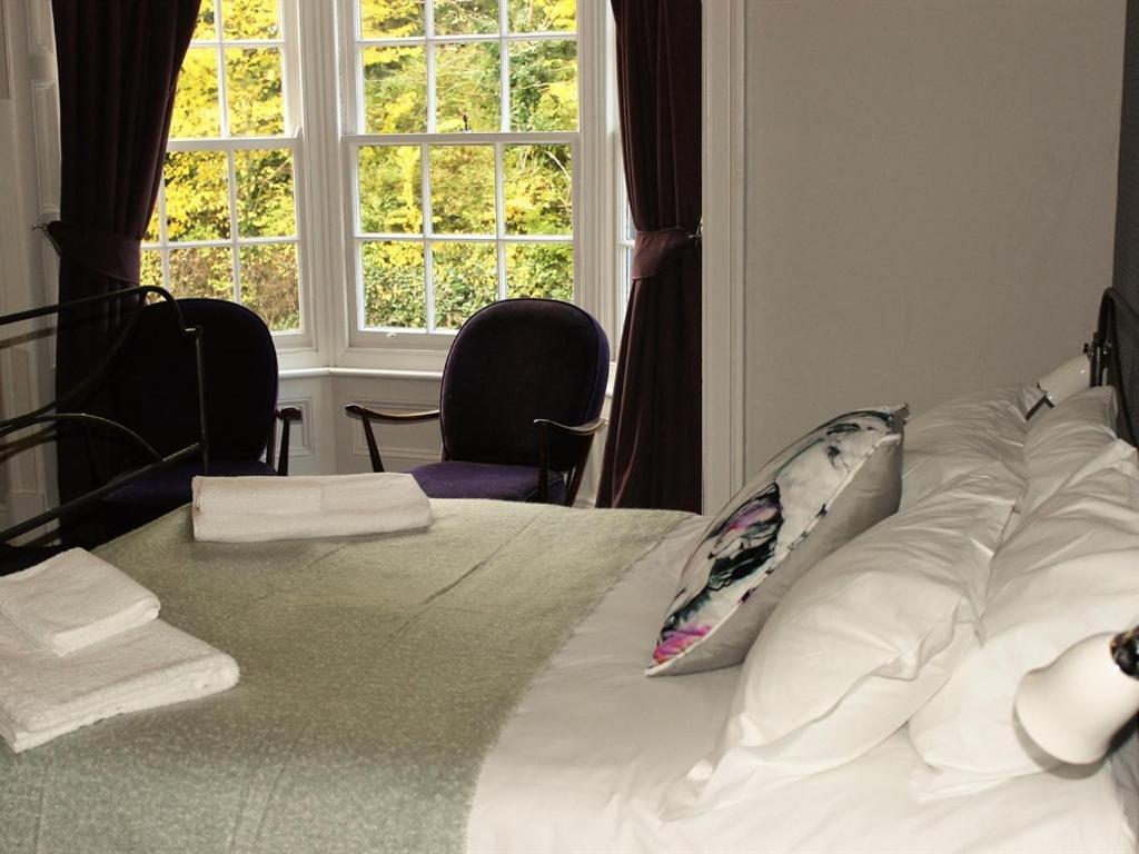 The Talbot And Apartment Iwerne Minster Bagian luar foto