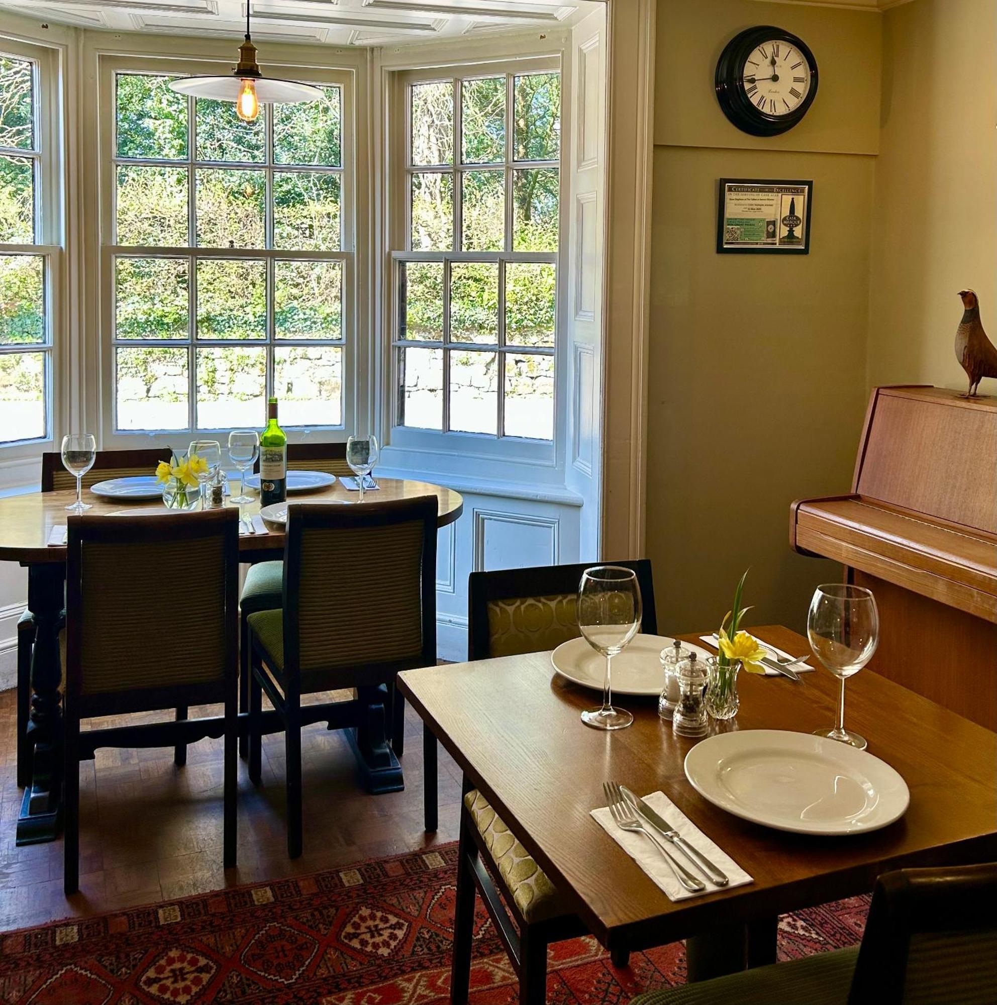 The Talbot And Apartment Iwerne Minster Bagian luar foto