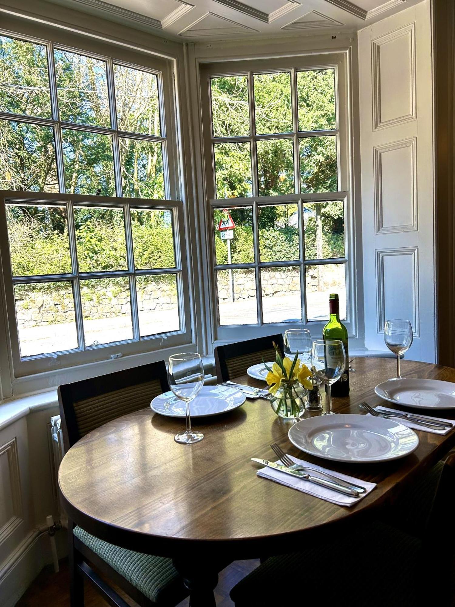 The Talbot And Apartment Iwerne Minster Bagian luar foto