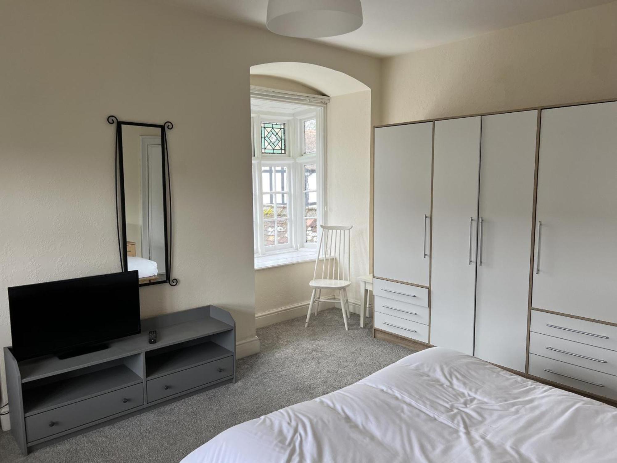 The Talbot And Apartment Iwerne Minster Bagian luar foto