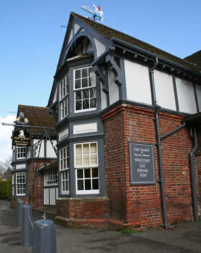 The Talbot And Apartment Iwerne Minster Bagian luar foto